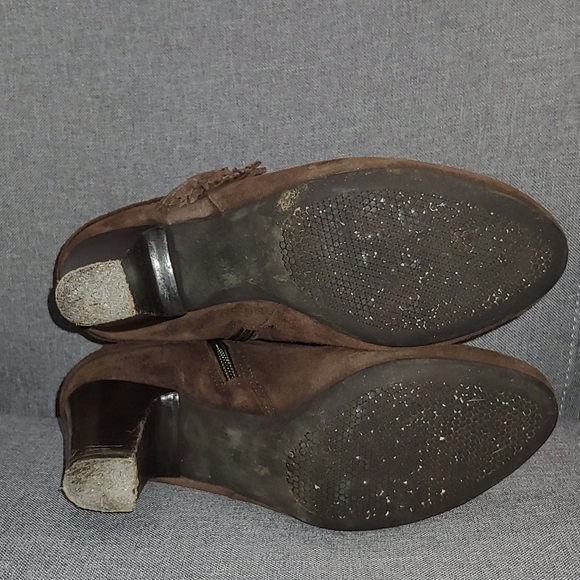 VANE Suede Booties with Tassle - Picture 6 of 6